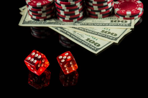 klikqq mobile app interface showing sportsbook and live dealer sections